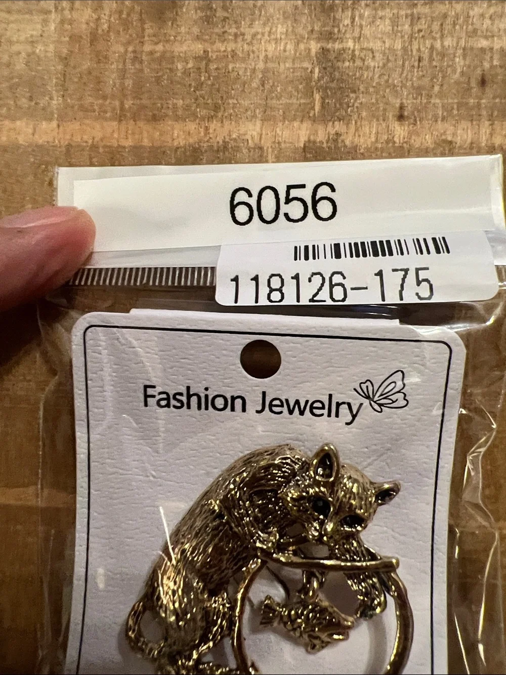 3/$18 Fashion Jewelry Gold Cat and Fishbowl Brooch Lot 6056